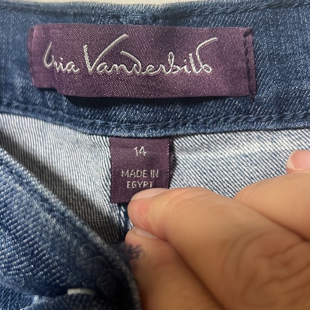 Women’s Gloria Vanderbilt Amanda 14 short tapered leg classic rise jeans nwt - Picture 4 of 6